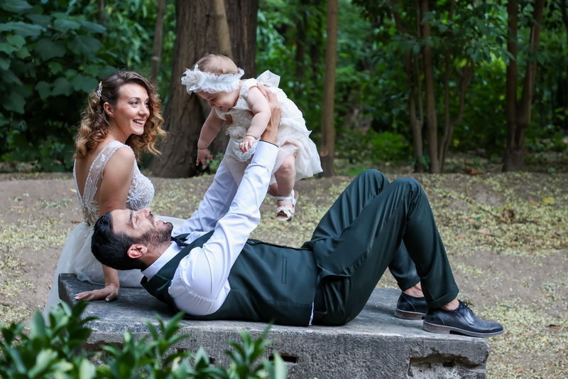 Καλλιτεχνική φωτογραφία βάπτισης από το φωτογραφείο Αγίας Παρασκευής.